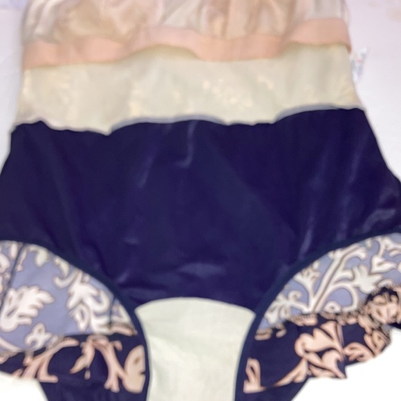 It Figures One Piece Plus Size Swimsuit 18W Tan Navy Blue - Picture 5 of 6